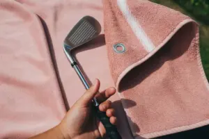 Read more about the article 6 Adorable Pink Golf Towels That Are Super Absorbent