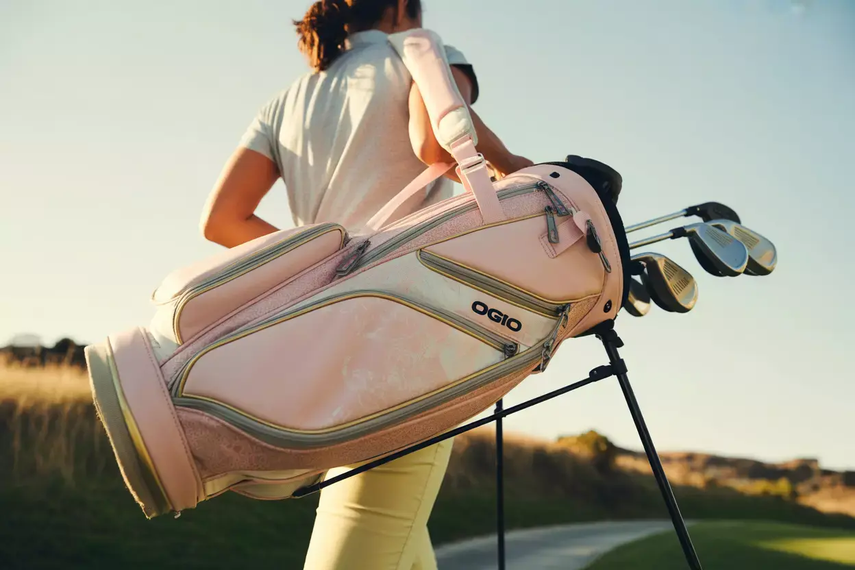 Read more about the article 6 Cute Golf Bags for Women That Are Functional and Fabulous