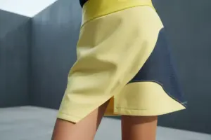 Read more about the article 6 Sunny Yellow Golf Skirts to Brighten Your Golf Wardrobe