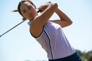 Read more about the article 7 Cute Golf Shirts for Women That Combine Style & Performance