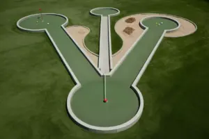 Read more about the article Build Your Own Fun: 7 Creative Mini Backyard Golf Course Layouts
