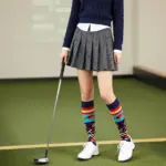 9 Cozy & Chic Mini Golf Date Outfits for Winter